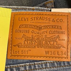 Levi's Slim Fit Jeans in Classic Blue